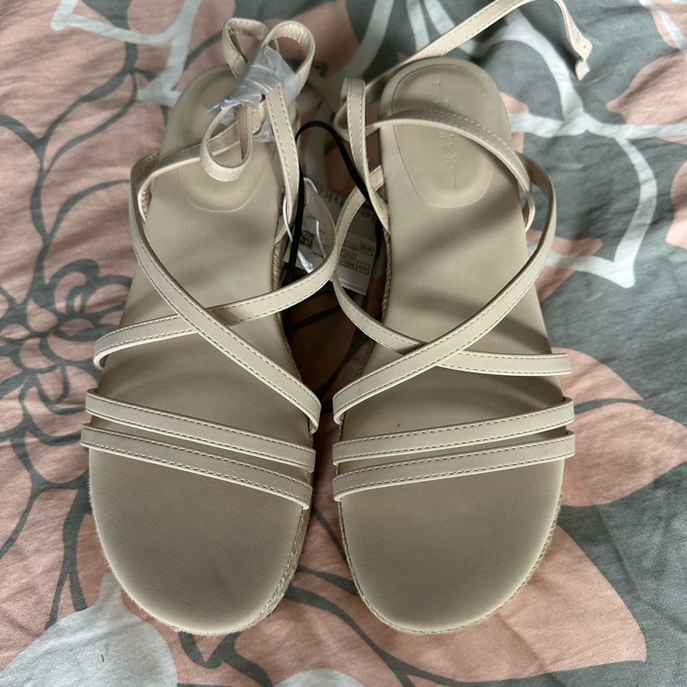 Women wedge sandal ,BERSHKA, new without box - Picture 6 of 6